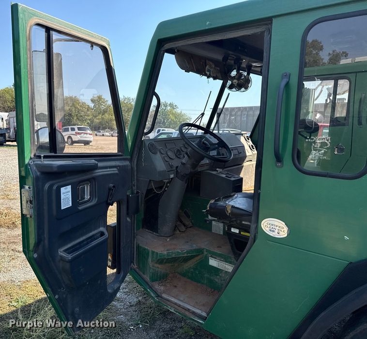 image for item EU5135 2013 Crane Carrier Low Entry refuse truck