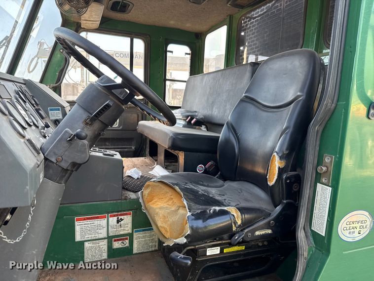 image for item EU5135 2013 Crane Carrier Low Entry refuse truck