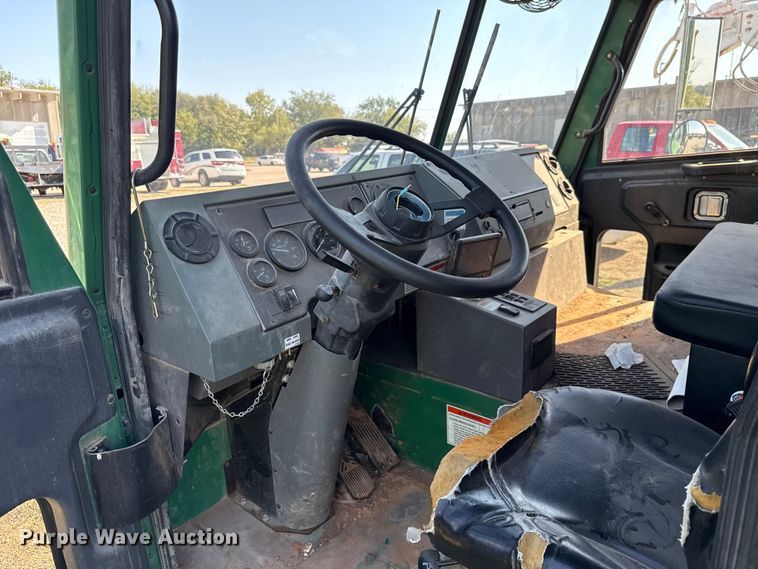 image for item EU5135 2013 Crane Carrier Low Entry refuse truck