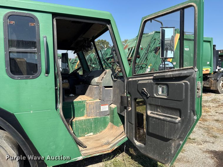 image for item EU5135 2013 Crane Carrier Low Entry refuse truck