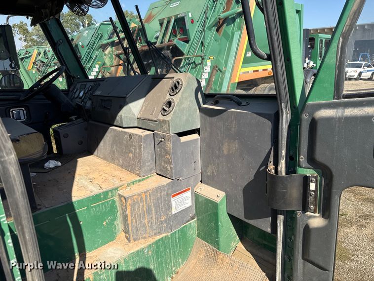 image for item EU5135 2013 Crane Carrier Low Entry refuse truck