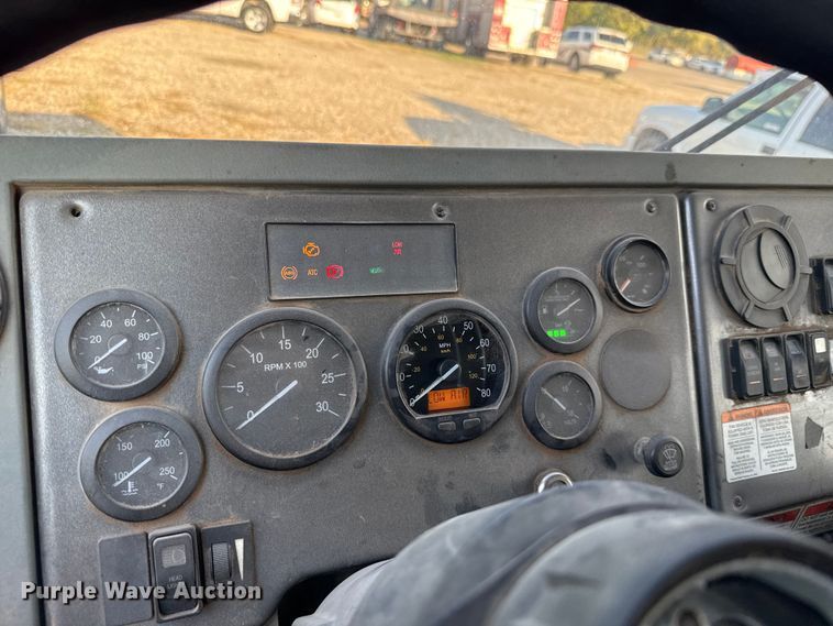 image for item EU5135 2013 Crane Carrier Low Entry refuse truck