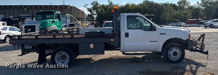 image for item EU5136 2000 Ford F450 Super Duty flatbed truck