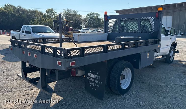 image for item EU5136 2000 Ford F450 Super Duty flatbed truck