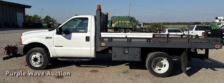 image for item EU5136 2000 Ford F450 Super Duty flatbed truck