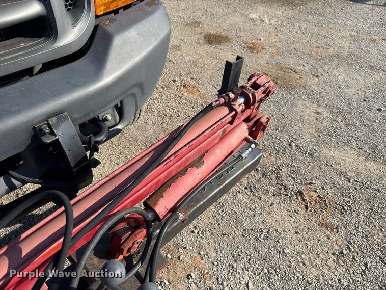 image for item EU5136 2000 Ford F450 Super Duty flatbed truck