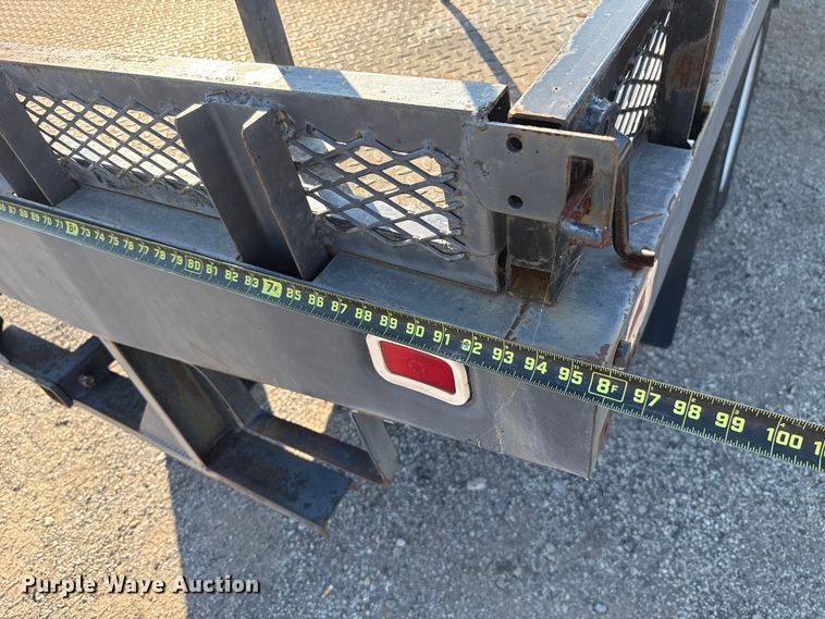 image for item EU5136 2000 Ford F450 Super Duty flatbed truck