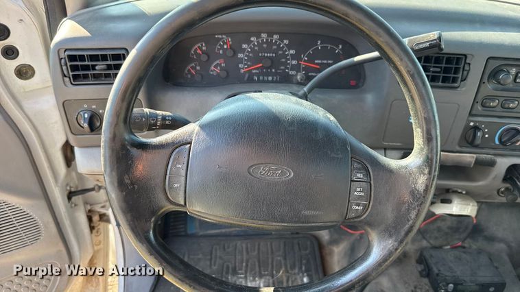 image for item EU5136 2000 Ford F450 Super Duty flatbed truck