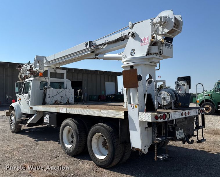 image for item EU5137 1995 International 4900 digger derrick truck