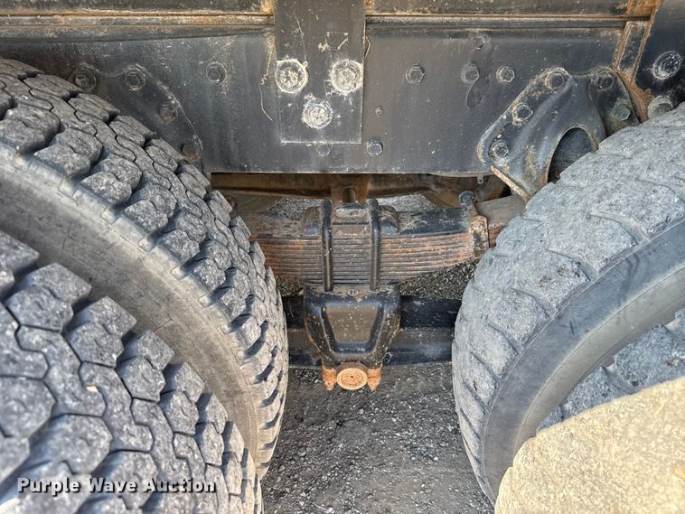 image for item EU5137 1995 International 4900 digger derrick truck