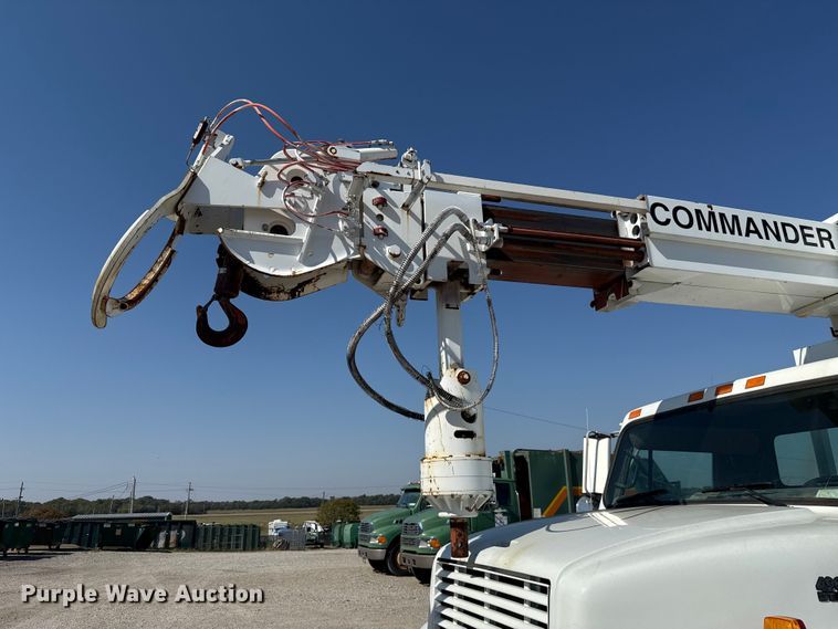 image for item EU5137 1995 International 4900 digger derrick truck