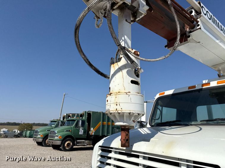 image for item EU5137 1995 International 4900 digger derrick truck