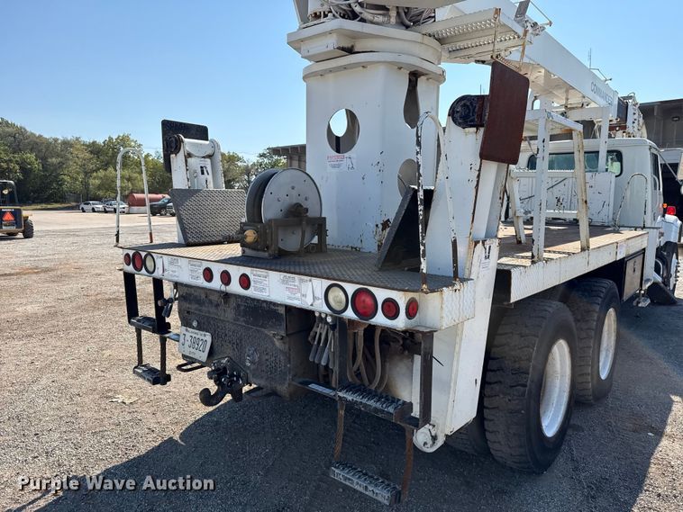 image for item EU5137 1995 International 4900 digger derrick truck