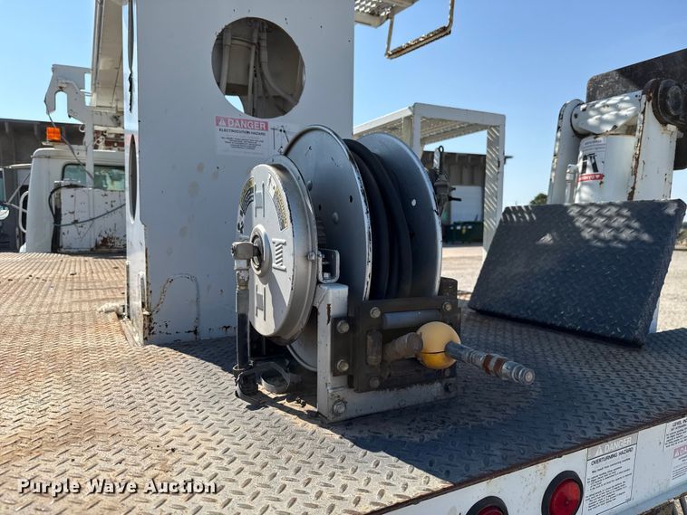 image for item EU5137 1995 International 4900 digger derrick truck