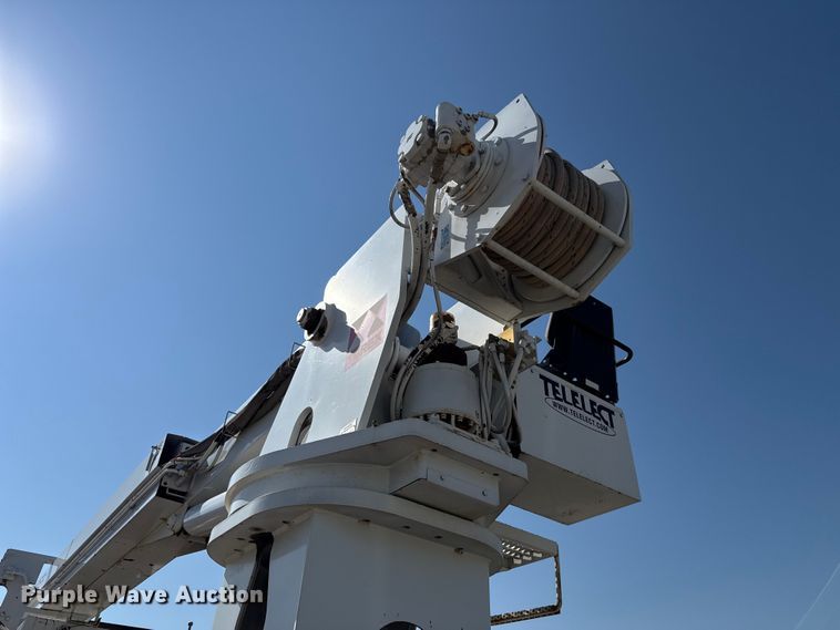 image for item EU5137 1995 International 4900 digger derrick truck