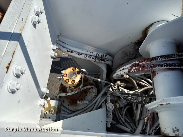 image for item EU5137 1995 International 4900 digger derrick truck