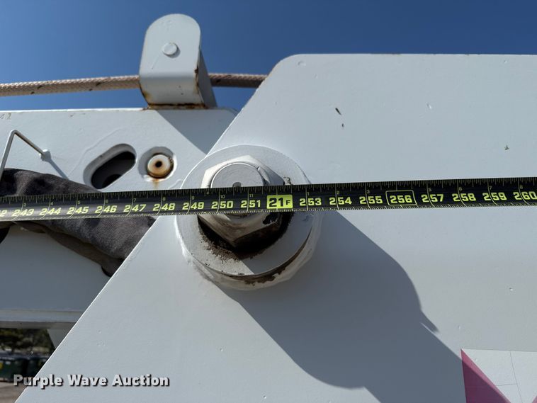 image for item EU5137 1995 International 4900 digger derrick truck