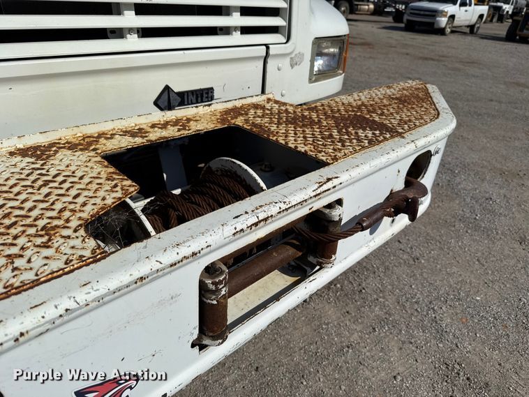 image for item EU5137 1995 International 4900 digger derrick truck