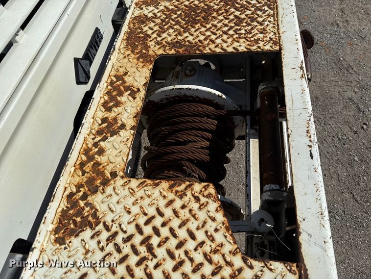 image for item EU5137 1995 International 4900 digger derrick truck