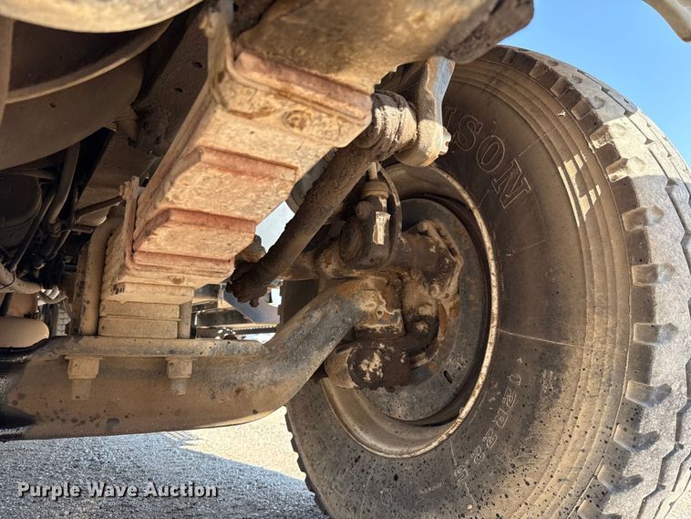 image for item EU5137 1995 International 4900 digger derrick truck