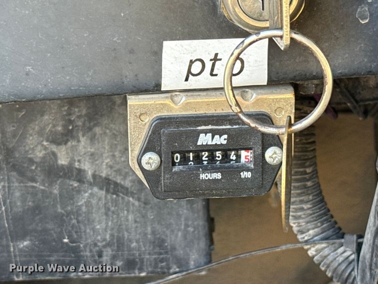 image for item EU5137 1995 International 4900 digger derrick truck