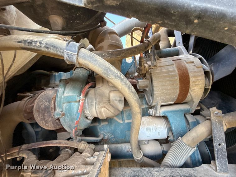 image for item EU5137 1995 International 4900 digger derrick truck