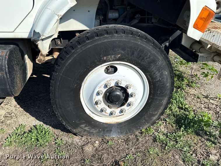 image for item EU5137 1995 International 4900 digger derrick truck