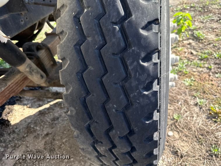 image for item EU5137 1995 International 4900 digger derrick truck