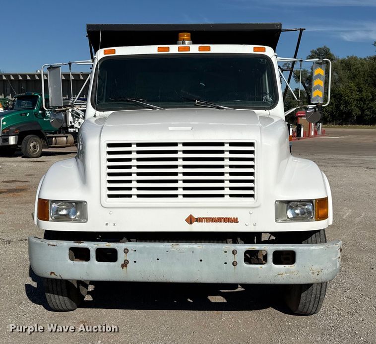 image for item EU5139 1990 International 4600 dump truck