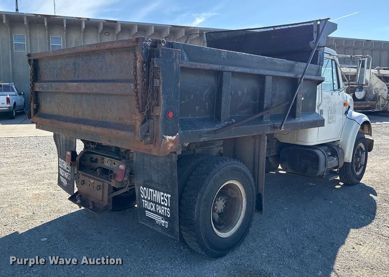 image for item EU5139 1990 International 4600 dump truck