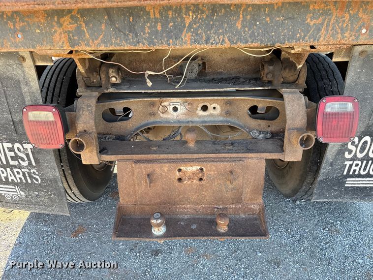 image for item EU5139 1990 International 4600 dump truck