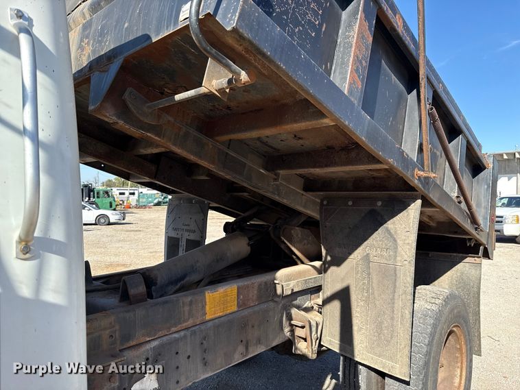 image for item EU5139 1990 International 4600 dump truck