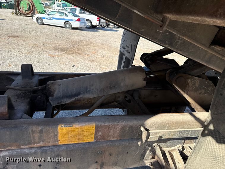 image for item EU5139 1990 International 4600 dump truck