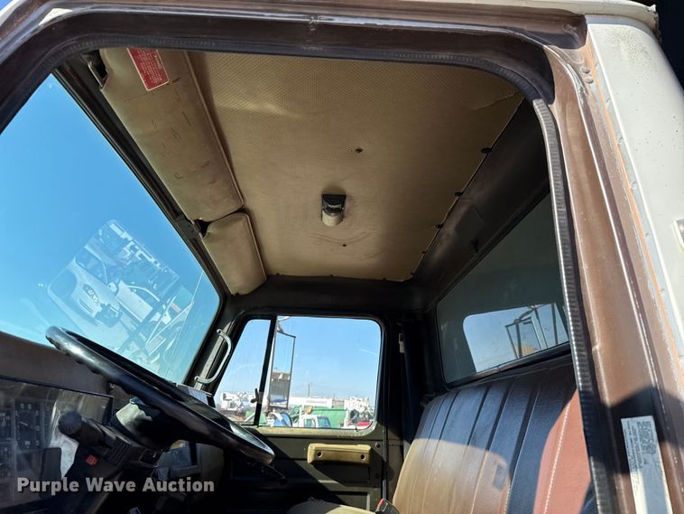 image for item EU5139 1990 International 4600 dump truck