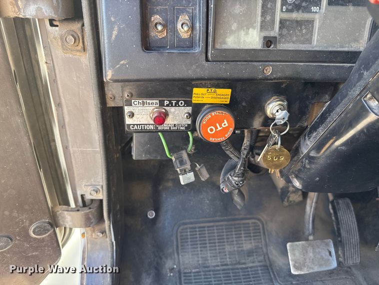 image for item EU5139 1990 International 4600 dump truck