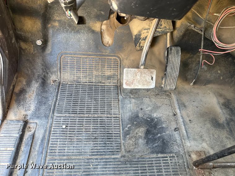 image for item EU5139 1990 International 4600 dump truck