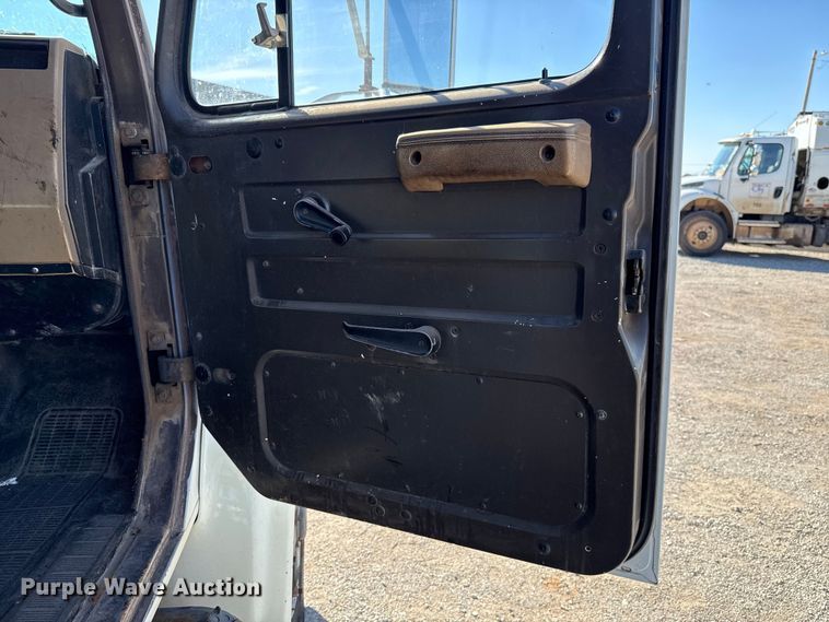 image for item EU5139 1990 International 4600 dump truck