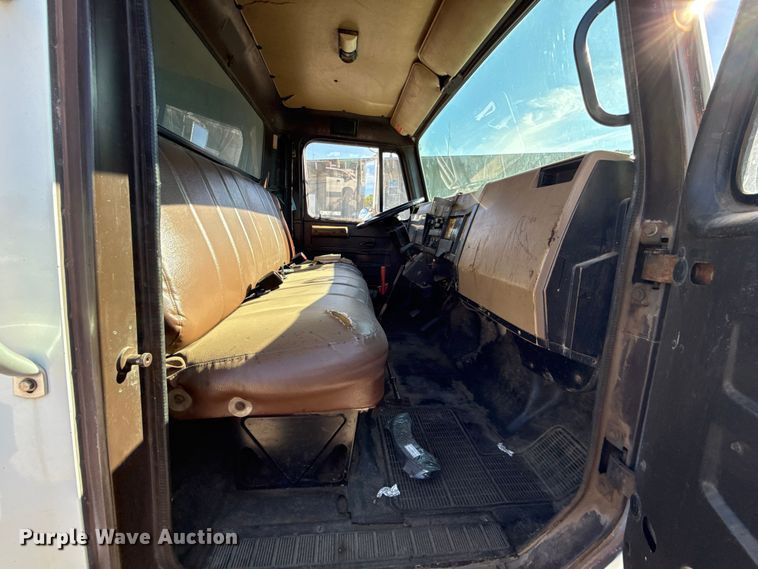 image for item EU5139 1990 International 4600 dump truck