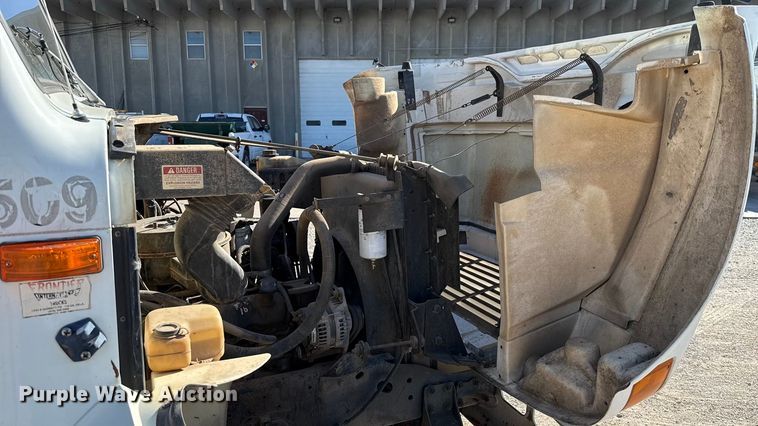 image for item EU5139 1990 International 4600 dump truck