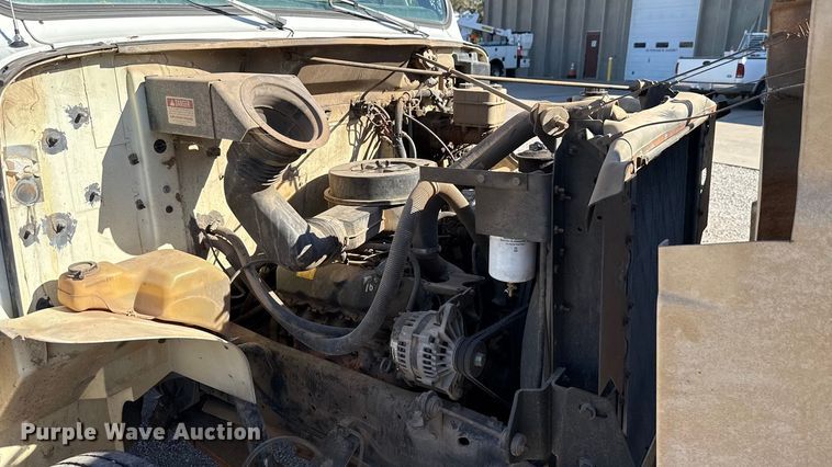 image for item EU5139 1990 International 4600 dump truck