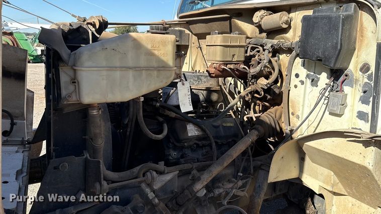 image for item EU5139 1990 International 4600 dump truck