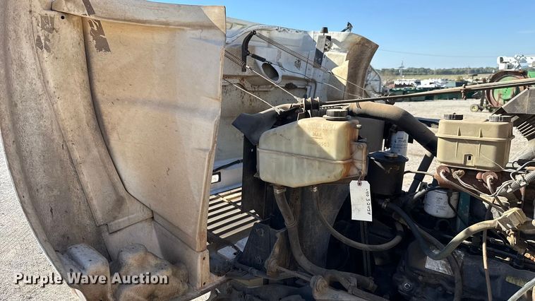 image for item EU5139 1990 International 4600 dump truck