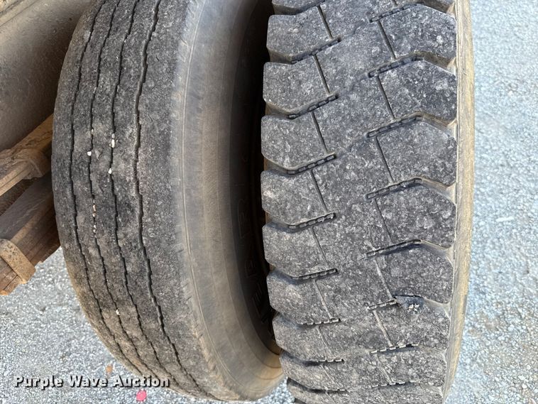 image for item EU5139 1990 International 4600 dump truck