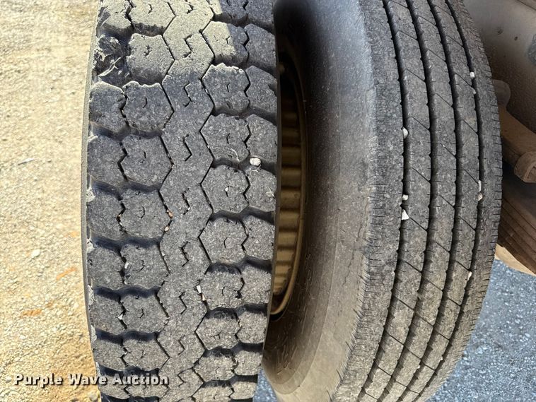 image for item EU5139 1990 International 4600 dump truck