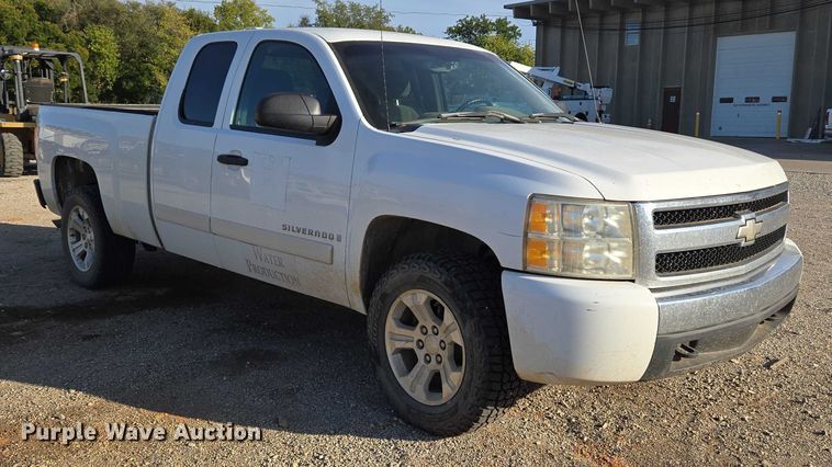 image for item EU5140 2007 Chevrolet Silverado 1500 Ext. Cab pickup truck