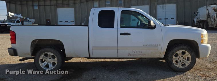 image for item EU5140 2007 Chevrolet Silverado 1500 Ext. Cab pickup truck