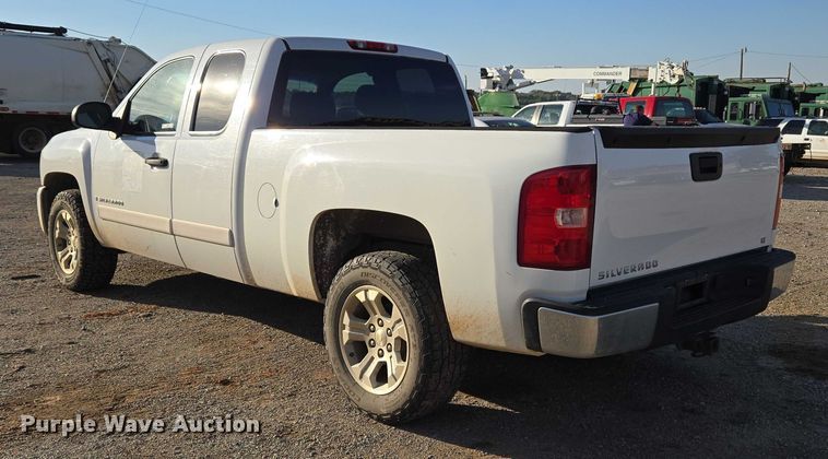 image for item EU5140 2007 Chevrolet Silverado 1500 Ext. Cab pickup truck