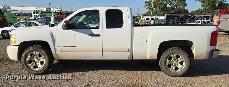 image for item EU5140 2007 Chevrolet Silverado 1500 Ext. Cab pickup truck