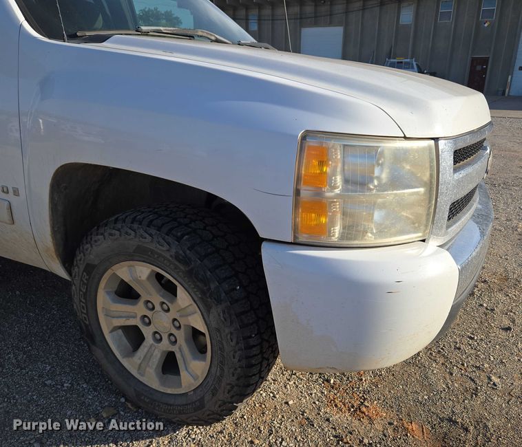 image for item EU5140 2007 Chevrolet Silverado 1500 Ext. Cab pickup truck