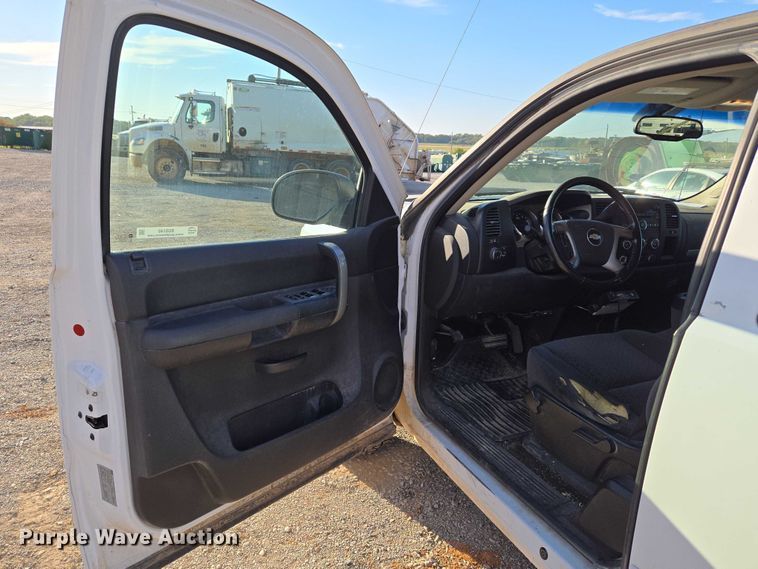 image for item EU5140 2007 Chevrolet Silverado 1500 Ext. Cab pickup truck